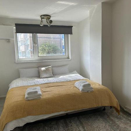 Cheerful Double Room For Single Use لندن المظهر الخارجي الصورة