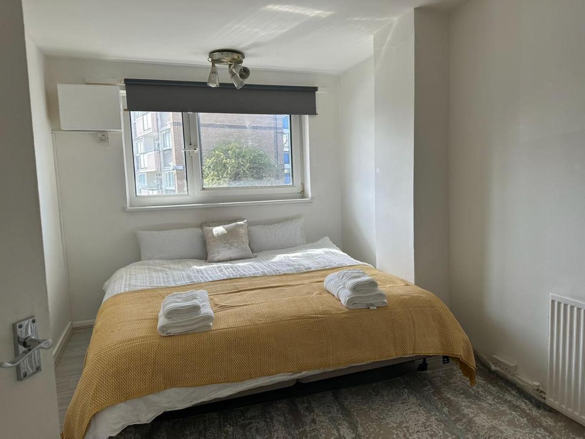 Cheerful Double Room For Single Use لندن المظهر الخارجي الصورة